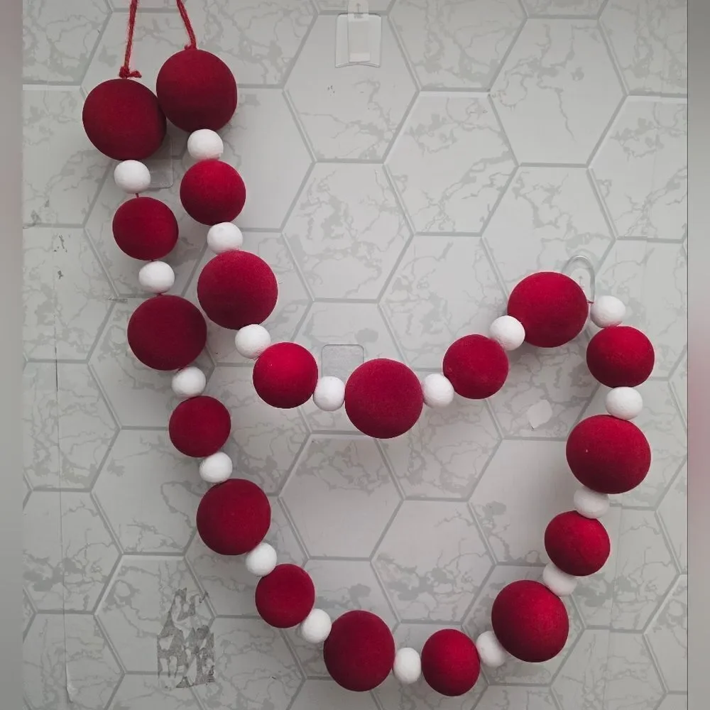 65 inch Red / White Flocked Ball Christmas Garland, New